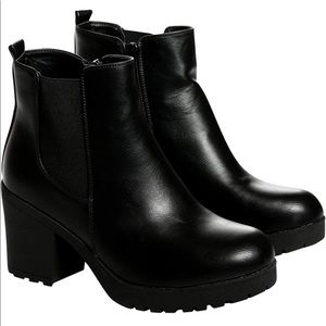 DIVA PAIR Women’s Chunky Block Heel Bootie Black